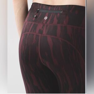 Lululemon Speed Tight IV | Painted Animal Bordeaux Drama Black | Size 6